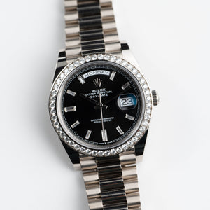 Rolex Day-Date 40 228349RBR White Gold Black Diamond Baguette Dial Diamond Bezel (2022) — foto 5
