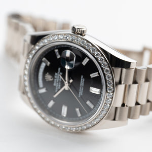 Rolex Day-Date 40 228349RBR White Gold Black Diamond Baguette Dial Diamond Bezel (2022) — foto 8
