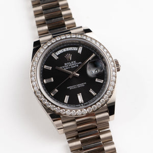 Rolex Day-Date 40 228349RBR White Gold Black Diamond Baguette Dial Diamond Bezel (2021) — foto 5