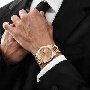 Rolex Day-Date 40 228398TBR Yellow Gold Champagne Diamond Baguette Dial and Bezel (2020) — foto 3
