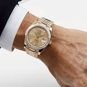 Rolex Day-Date 40 228398TBR Yellow Gold Champagne Diamond Baguette Dial and Bezel (2020) — foto 2