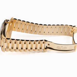 Rolex Day-Date 40 228398TBR Yellow Gold Champagne Diamond Baguette Dial and Bezel (2020) — foto 10