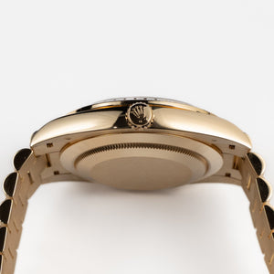 Rolex Day-Date 40 228398TBR Yellow Gold Champagne Diamond Baguette Dial and Bezel (2020) — foto 8