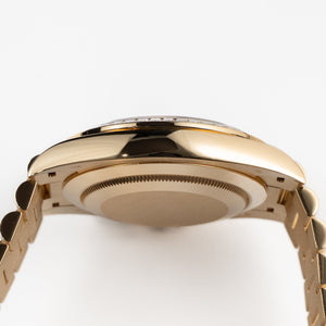 Rolex Day-Date 40 228398TBR Yellow Gold Champagne Diamond Baguette Dial and Bezel (2020) — foto 9