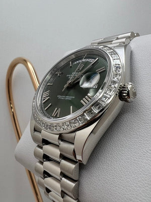 Rolex Day-Date 40 228396TBR Platinum Olive Green Dial Diamond Bezel — foto 3
