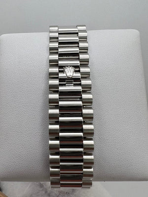 Rolex Day-Date 40 228396TBR Platinum Olive Green Dial Diamond Bezel — foto 5