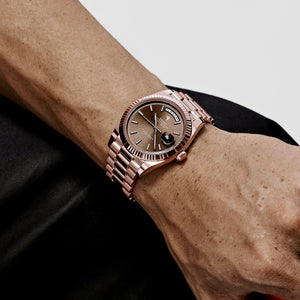 Rolex Day-Date 40 Reference 228235 Rose Gold Chocolate Dial (2025) — foto 2