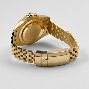 Rolex GMT-Master II 126718GRNR Yellow Gold Black Dial Jubilee (2023) — foto 10