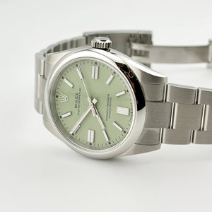 Rolex Oyster Perpetual 41 134300 Stainless Steel Pistachio Dial (2025) — foto 3