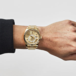 Rolex Sky-Dweller 326938 Yellow Gold Champagne Dial Arabic Numerals (2020) — foto 2