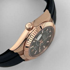 Rolex Sky-Dweller 336235 Rose Gold Slate Rhodium Dial (2023) — foto 3