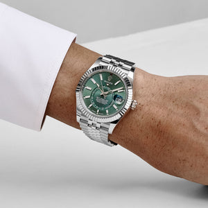 Rolex Sky-Dweller 336934 Stainless Steel Green Dial Jubilee (2024) — foto 2